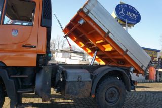  UNIMOG U 300 4x4