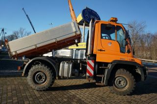  UNIMOG U 300 4x4